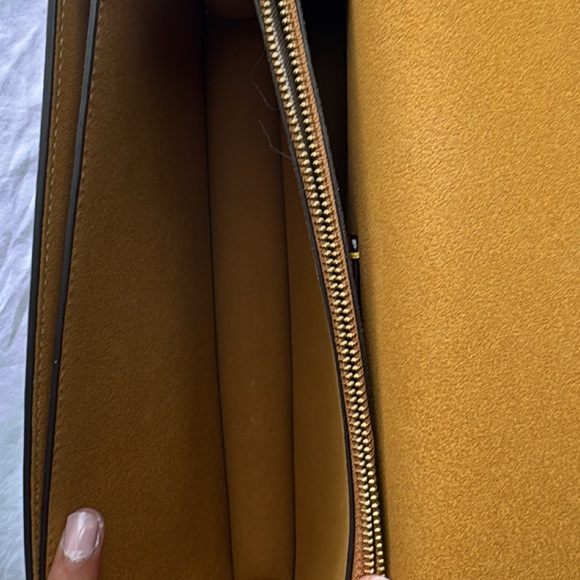 Coach Black Leather Shoulder Bag with Adjustable Strap - Picture 5 of 8